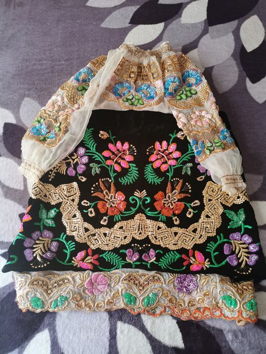 Vând haine dama naționale urgent urgent