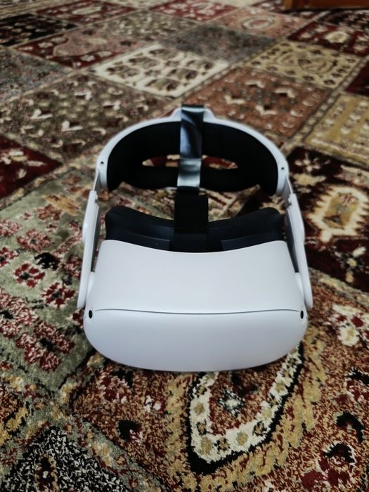 Продам очки виртуальной реальности oculus quest 2