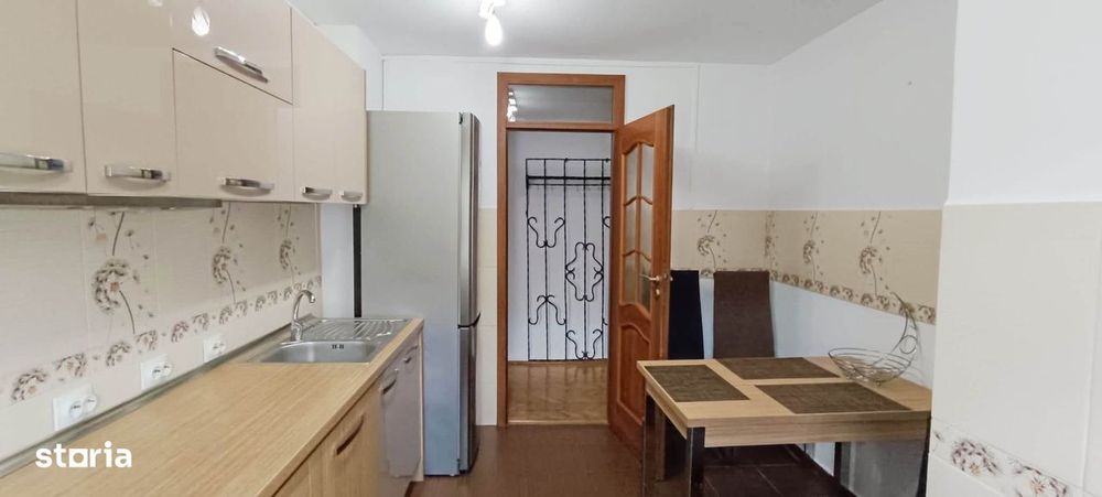 Apartament cu 4 camere in Tractoru-Independentei