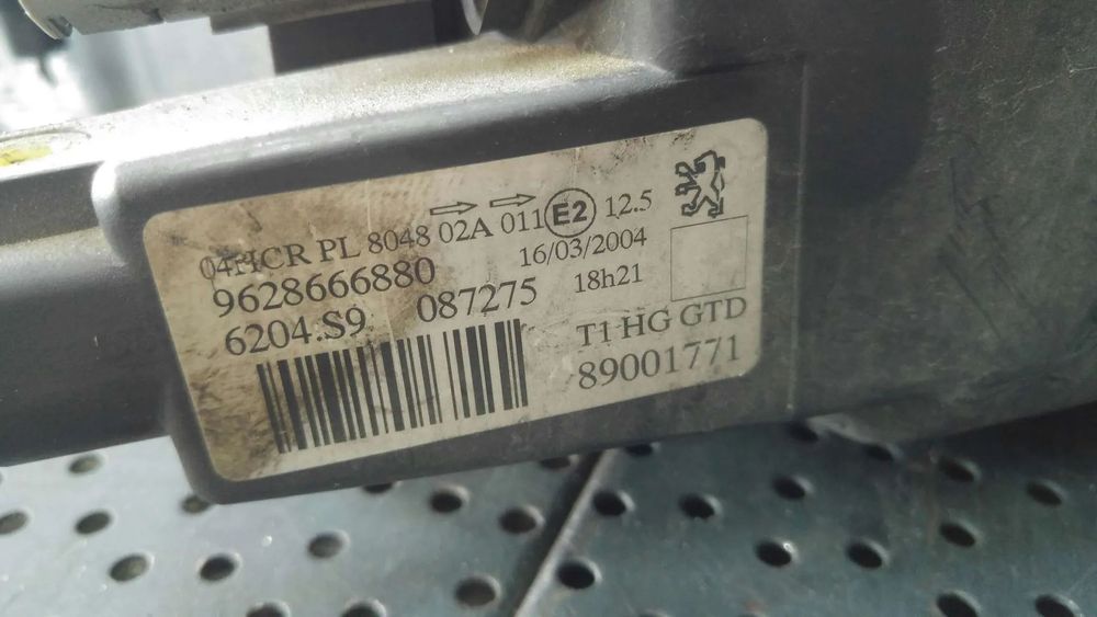 Far stanga peugeot 206 9628666880 89001771