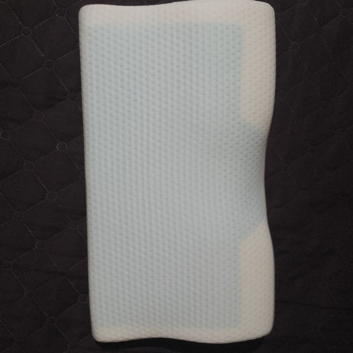 Продавам ортопедична възглавница и релаксатор за врата