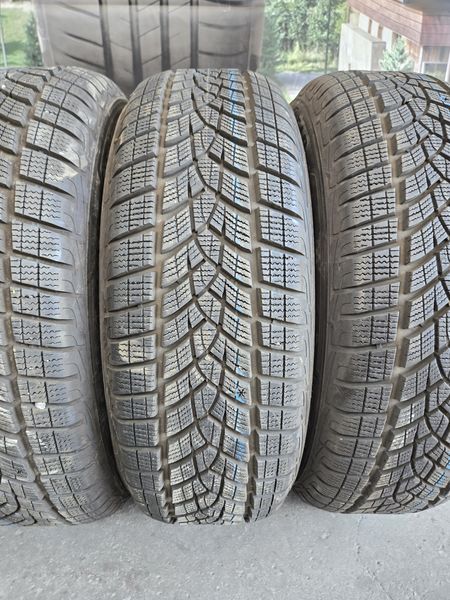 215/65/17 GOODYEAR 4бр