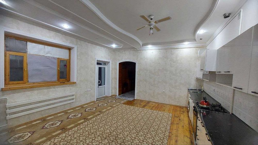 Уй сатылады центрда