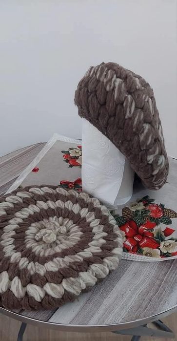 Шапки и каскети.