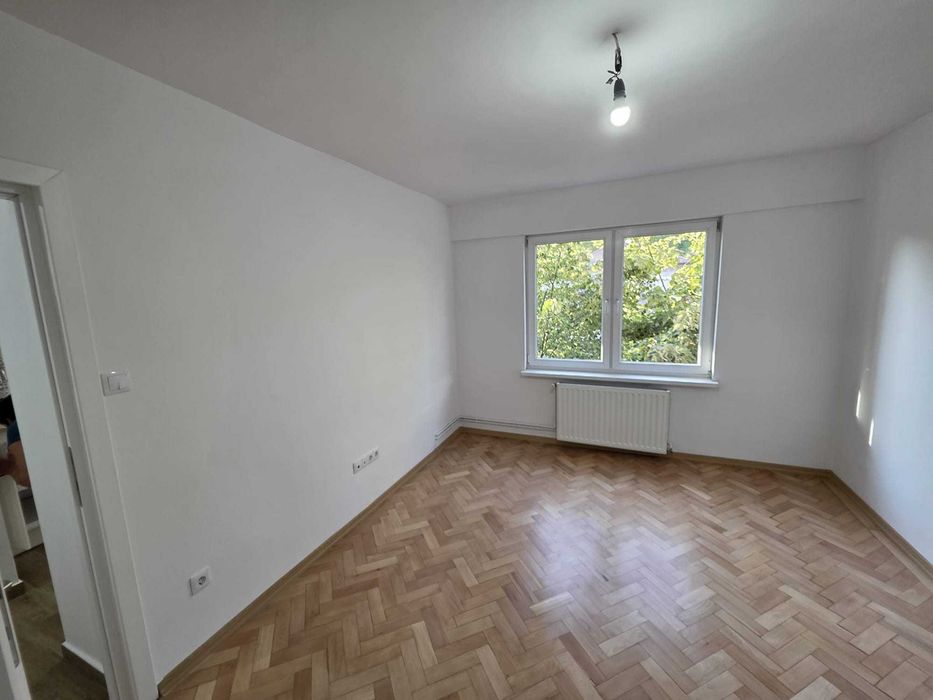 Vand apartament 2 camere decomandate