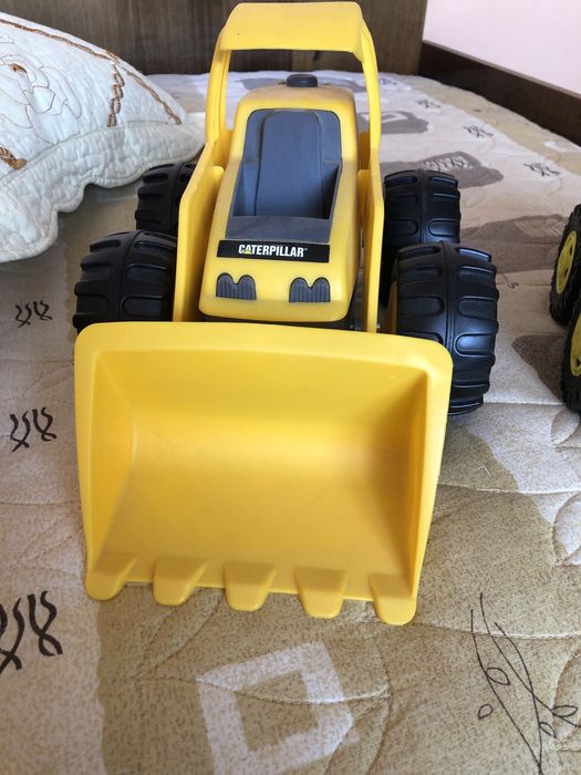 Продавам детски багери играчки