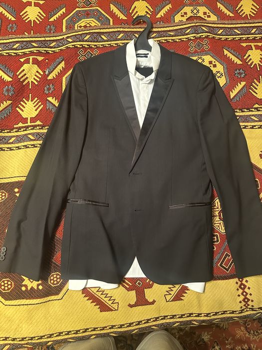 Продается смокинг Hugo Boss