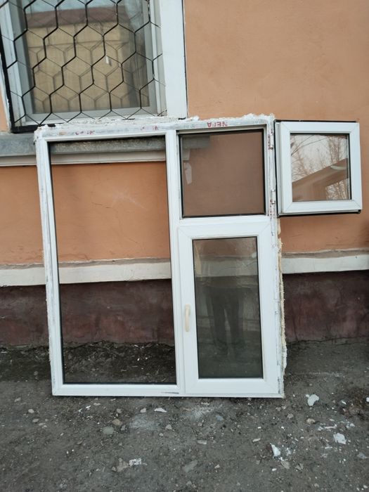 Продам пластиковые окна три штуки