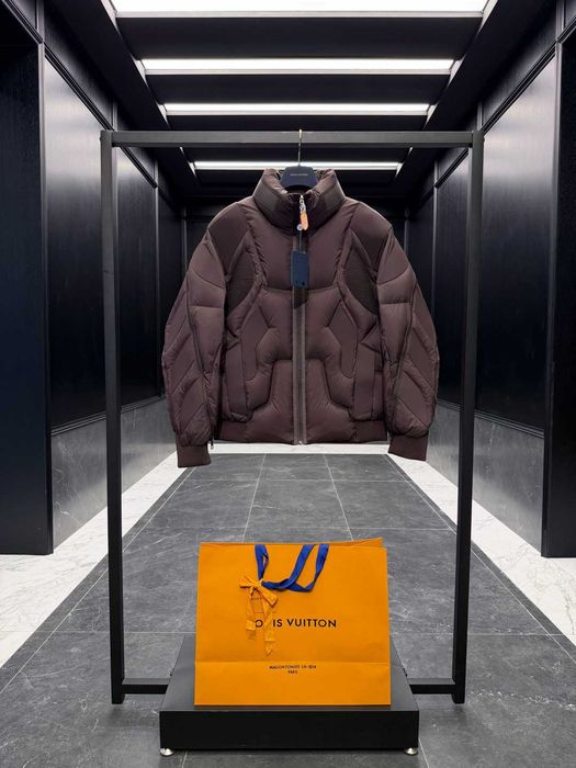 Geaca Louis Vuitton - calitate premium prezentare completa