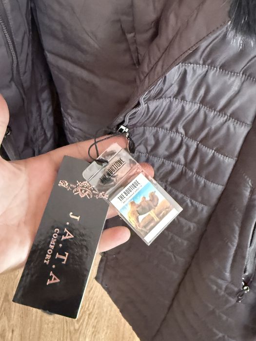 haina de fas cu blana naturala la gat din par de camila noua