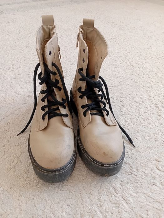 Продам осеннею обувь