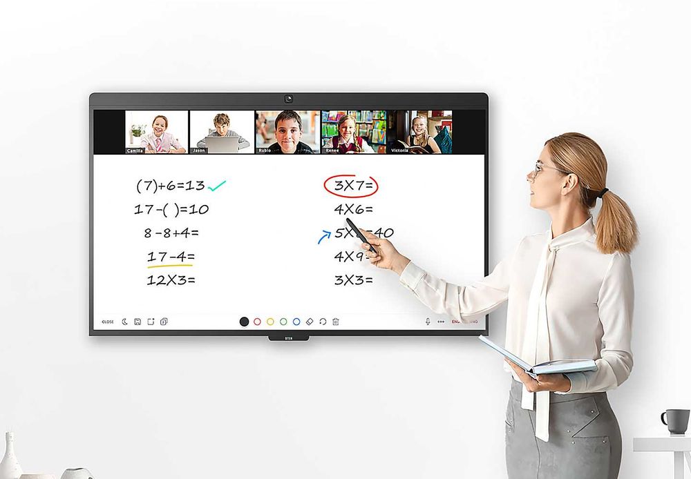 Pc all in one Monitor profesional cu touchscreen 140cm 55inch