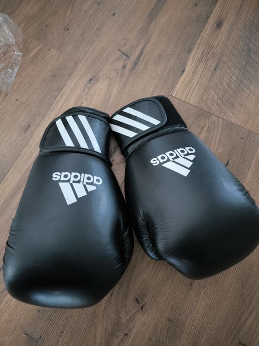 Manusi de box ..