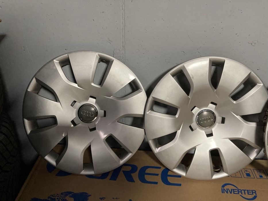 Capace originale Audi pe 16 inch