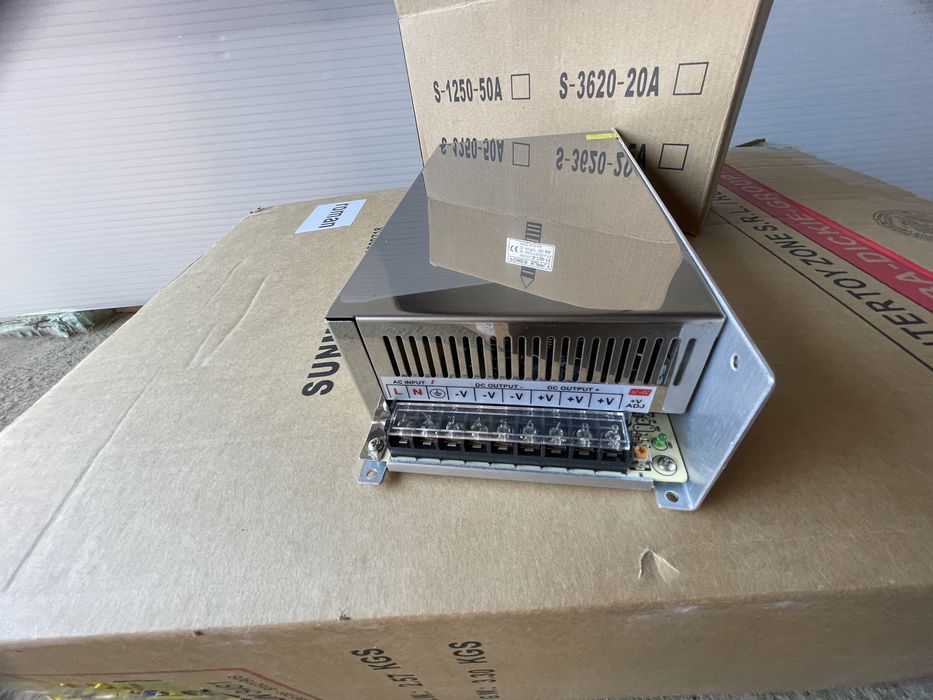 Lichidare Stoc: Lot 5 Surse / Alimentatoare LED NOI (24V și 12V) – Super Preț: 250 Lei Tot Lotul