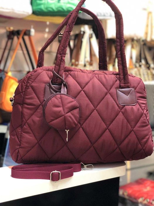 Капитонирана дамска чанта