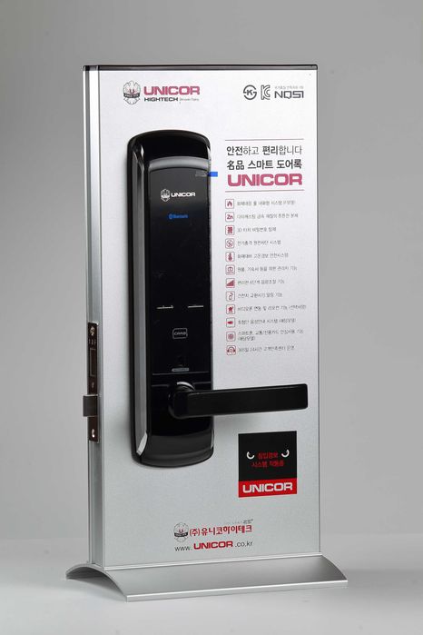 Замок с отпечатком паролем и ключ картой  надёжный, есть гарантия