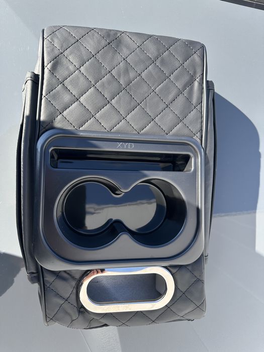 Suport cotiera auto cu multe compartimente