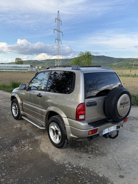 Suzuki vitara 2.0 benzina 4x4 reductor -carlig- aer conditionat