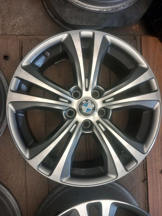 Jante  bmw x1 r18 5x112 is 51