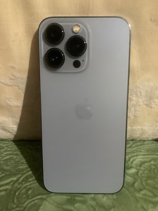 Айфон 13 про в хорошем состаяние