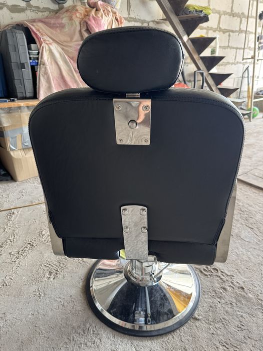 Парикмахерское кресло