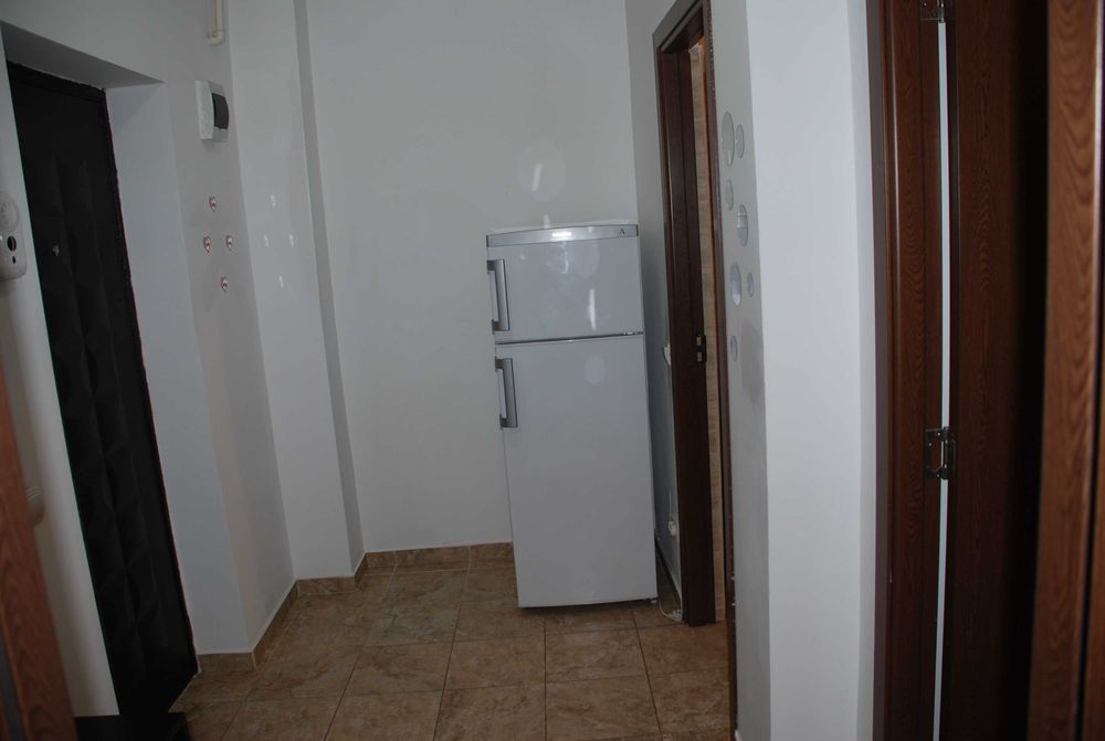 Garsoniera de Inchiriat/Metrou vis -a-vis/Leonida/Proprietar/Sector 4