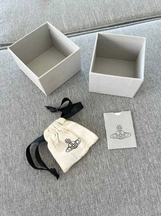 Vivienne Westwood oбeци