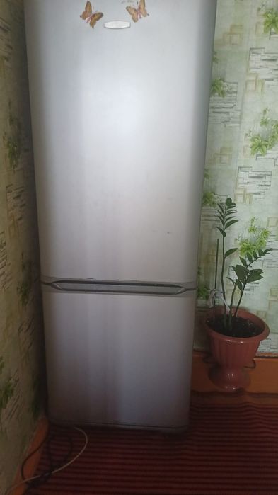 Холодильник Бирюса