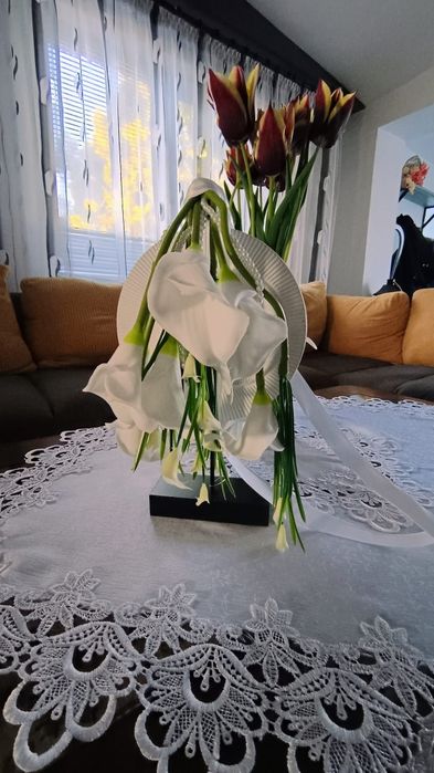 buchet mireasă din flori calla și perle albe