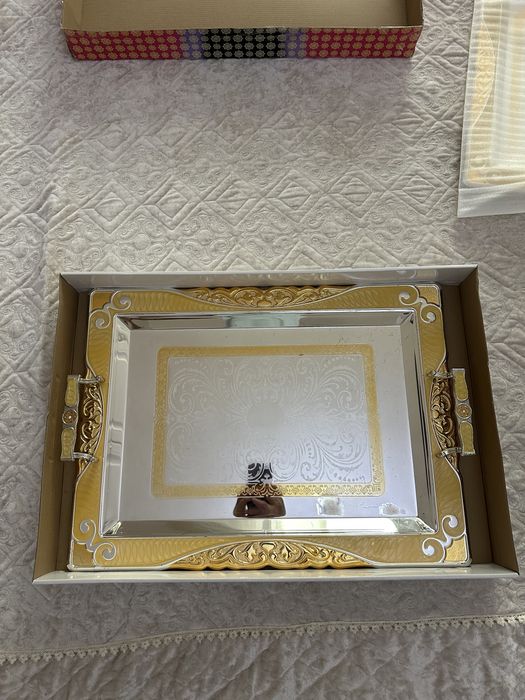 Продается набор подносов.