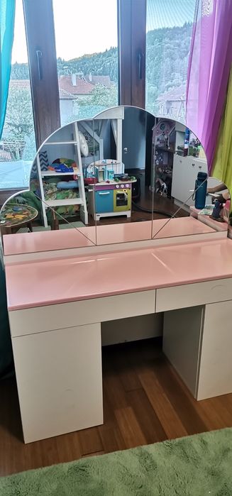 Мебели по поръчка