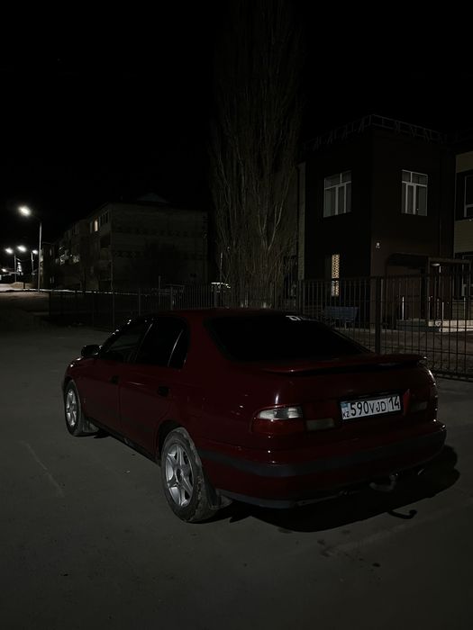 Toyota carina e