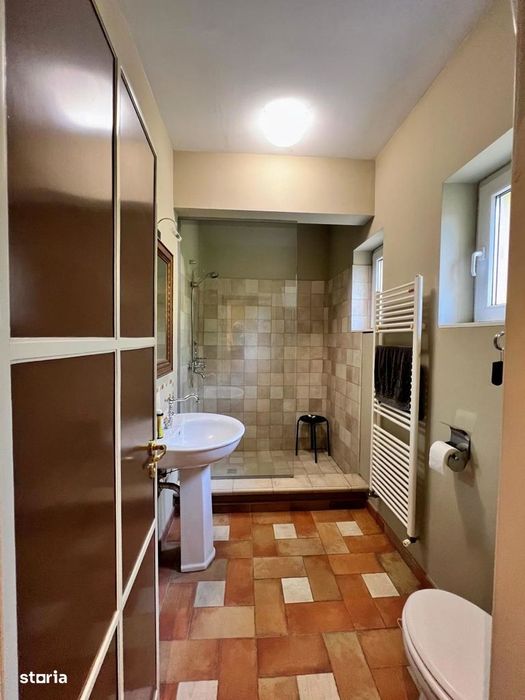 Vilă Pipera | 360 mp | Teren 1.000 mp | 8 camere | 5 băi | Garaj
