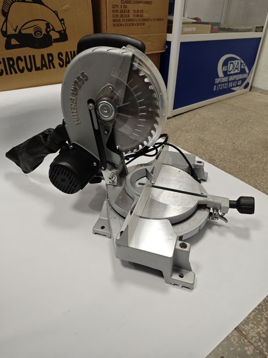 Торцовочная пила (углорез) УРАГАН 255мм