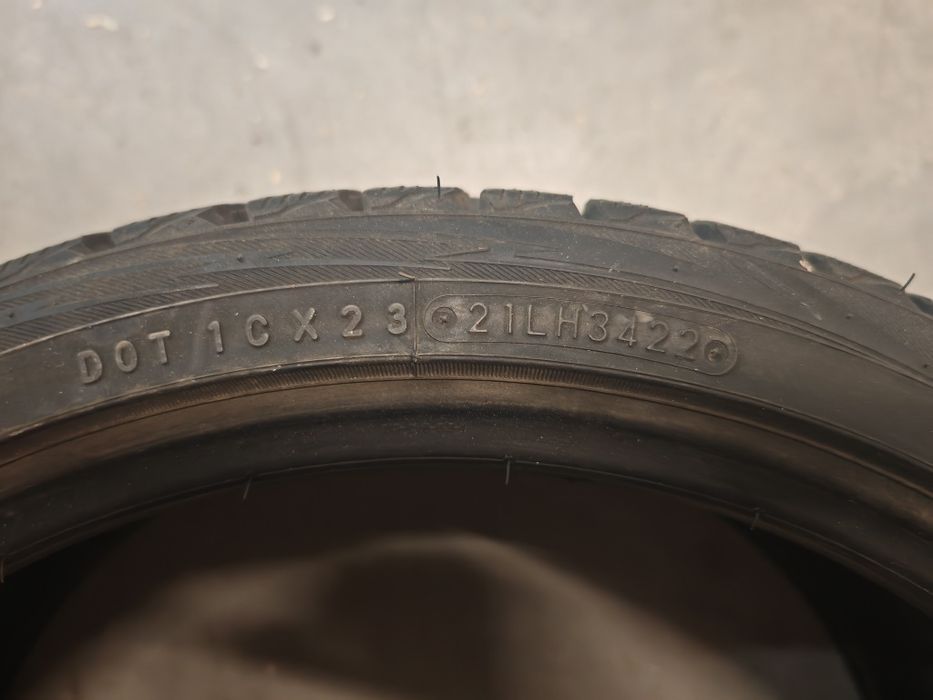 Зимни гуми Toyo 245/35/19
