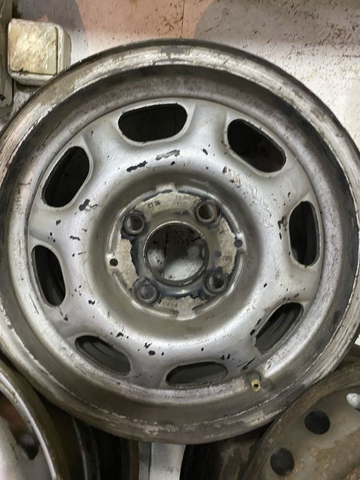 На 13. 4/100  в наличии