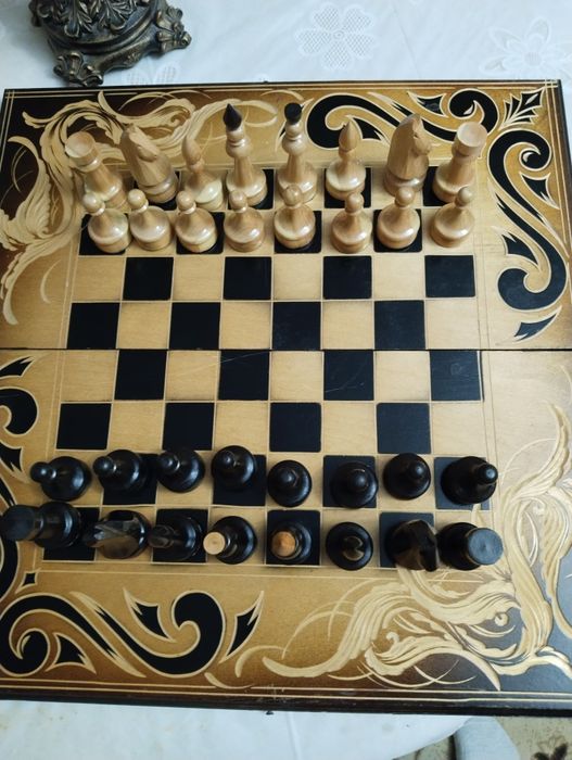 Шахматы, нарды 3 в одном, новые.