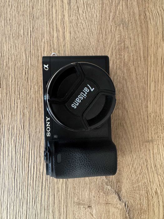 Продавам фотоапарат Sony A6300