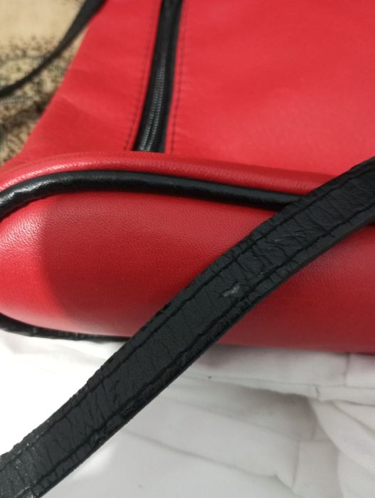 Gentuță roșie din piele naturală