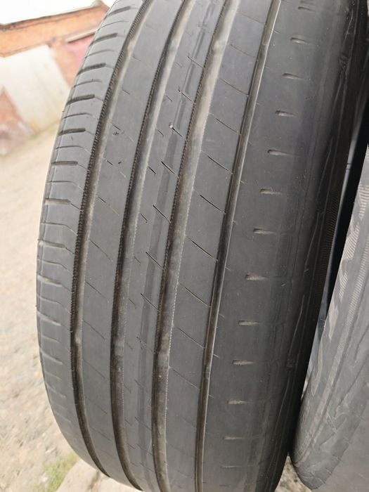 Продам 2 шины Dunlop 205/60/R16