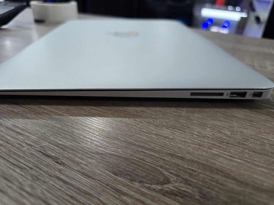 Лаптоп MacBook Air (13-inch,Mid 2013)