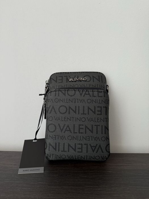 Valentino чанта през рамо в сиво и черно