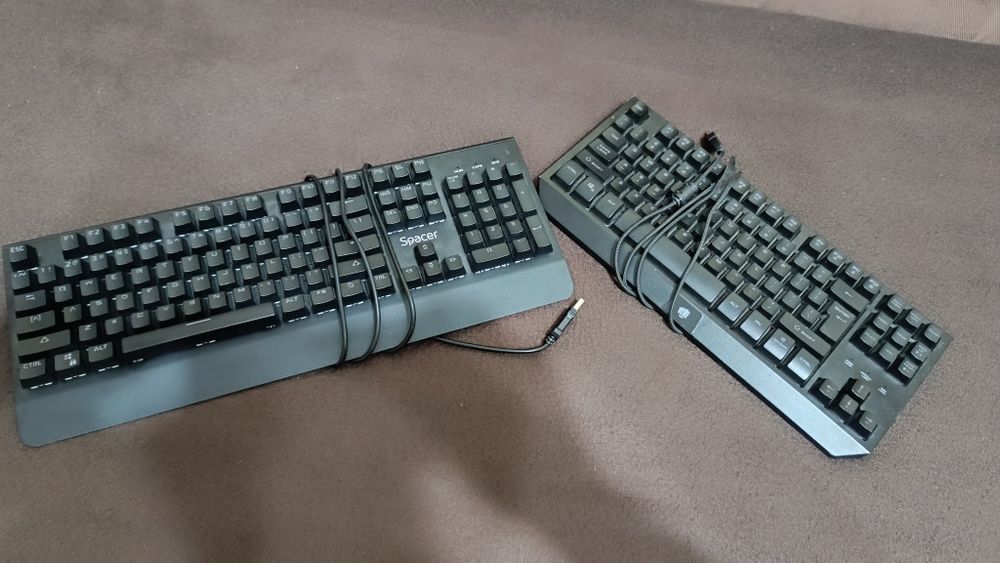 2 Tastaturi Gaming Cu Fir