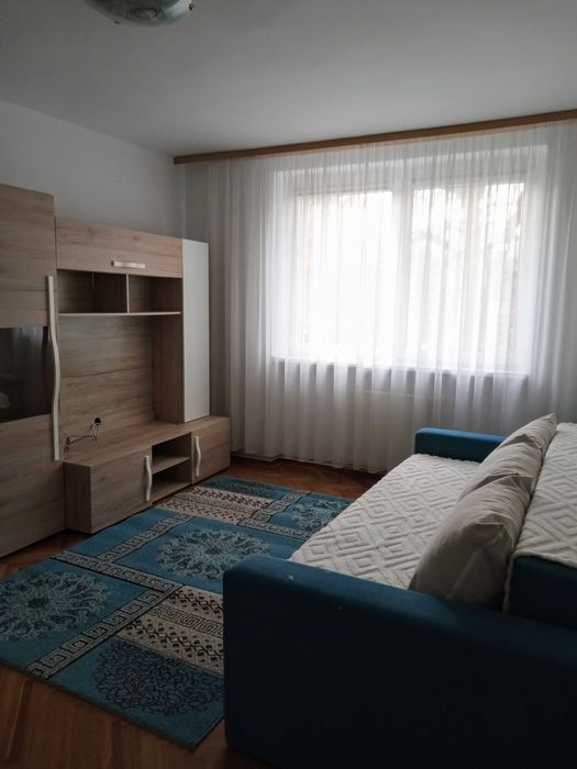 Închiriez ap. 3 camere ultracentral