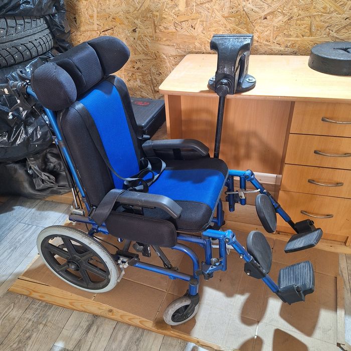 Коляска инвалидная