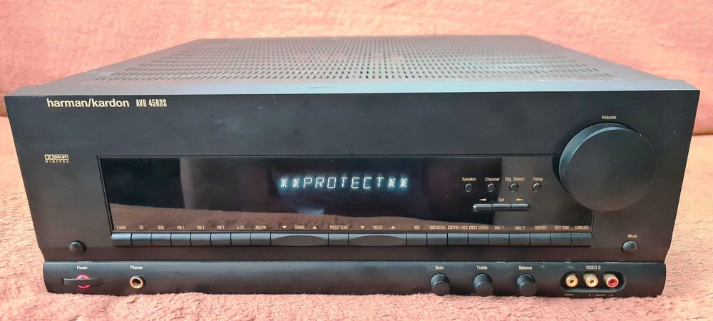 Harman Kardon AVR-45RDS amplituner defect, sta in Protect mod
