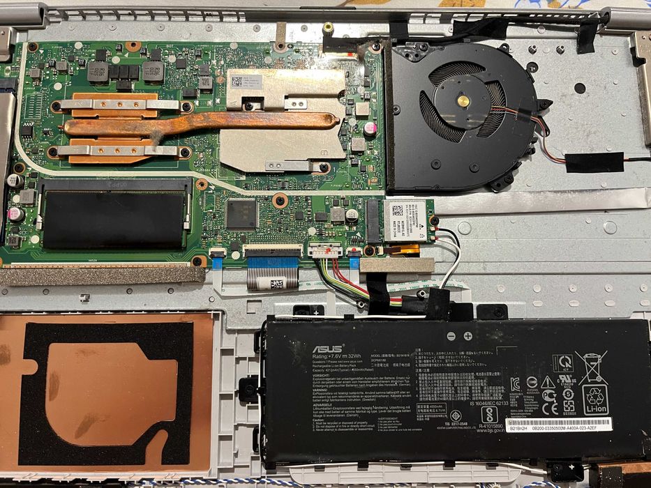 Servicii IT (calculatoare, laptop-uri, PlayStation-uri)