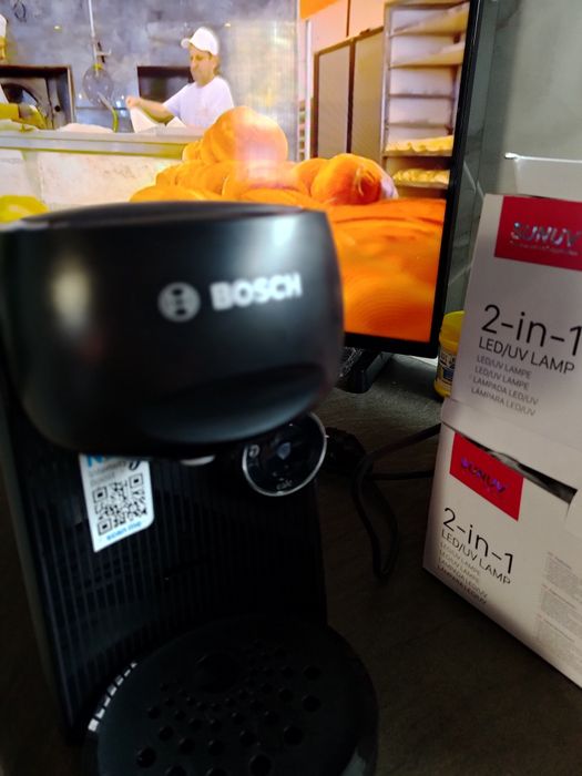 Vând aparat cafea cu pastile Bosch