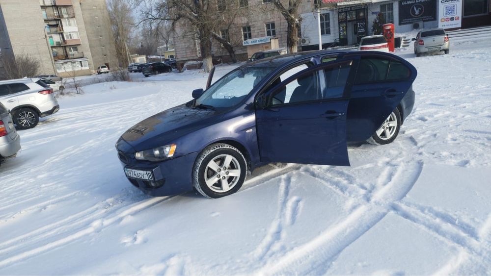 продам митсубиси лансер 10